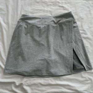 Outdoor Voices court skort dove/ash small